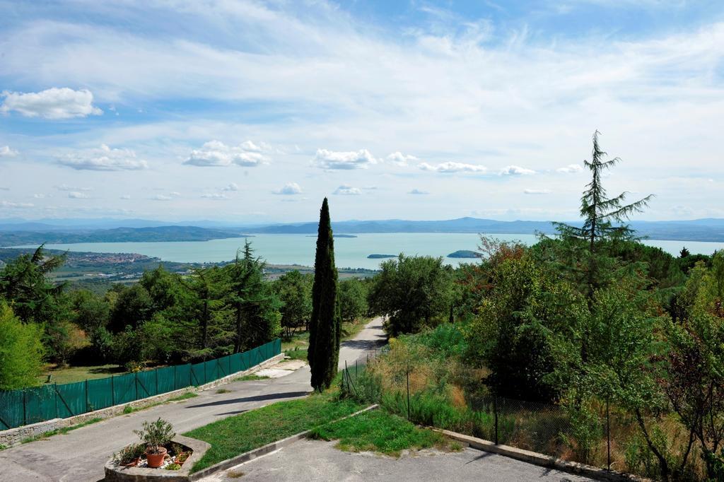B&B Villa Sensi Туоро сул Тразимено Екстериор снимка